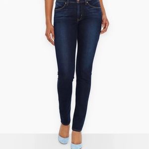 Levi’s Classic Slim Demi Curve jeans Size 24 x 32 Medium Wash